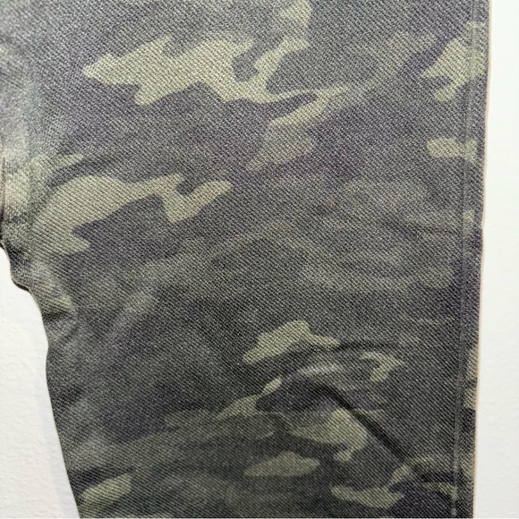 SPANX GREEN CAMO leggings Size L - Picture 4 of 4